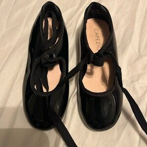 NWOT Girls Black Capezio Tap Shoes Size 9